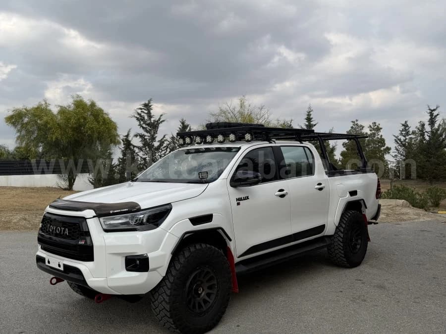 Şeref Karaoğlan Motors showroom
